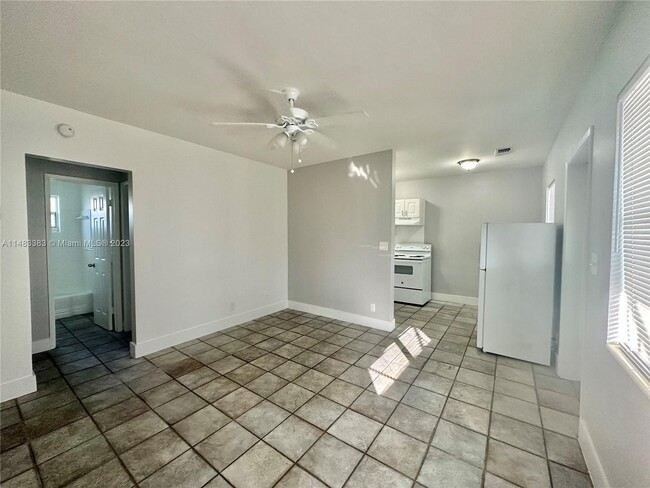 Building Photo - 4300 Sea Grape Dr