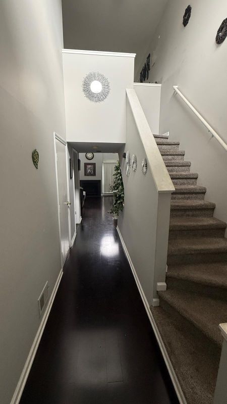 Foto del edificio - 735 Hamilton Ct