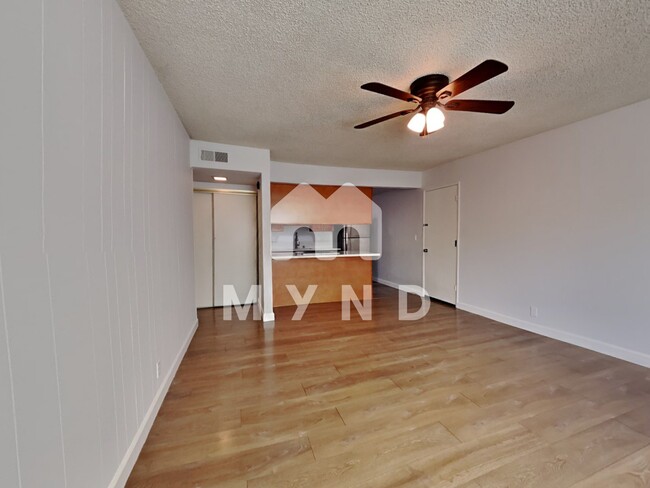 Building Photo - 7041 Greenback Ln Apt C