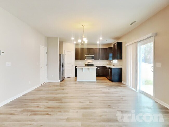 Building Photo - 923 Avondale Dr