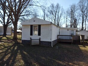 Building Photo - 109 Embert Ln
