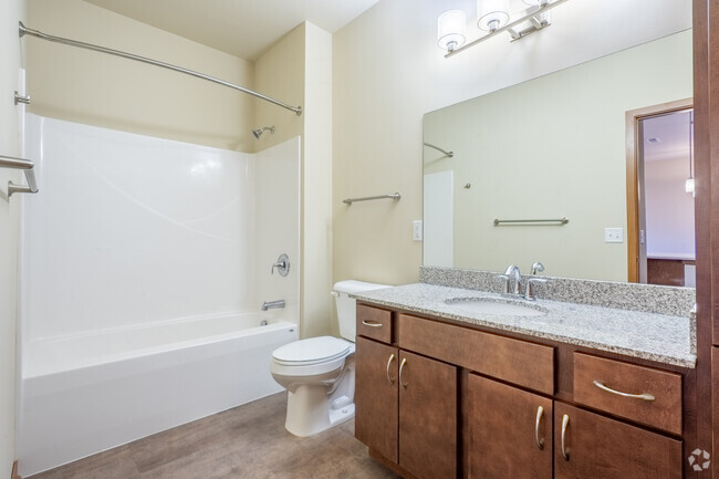 1BR, 1BA - 783SF - Bathroom - Parmenter Circle II