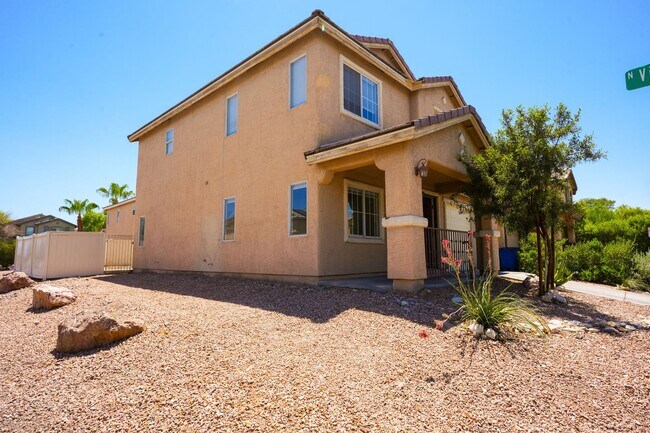 Foto del edificio - Well-Maintained 3 Bed, 2.5 Bath Home with Garage & Private Backyard