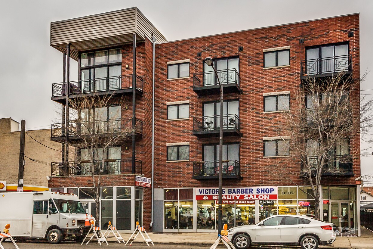 Primary Photo - 1616 N Western Ave