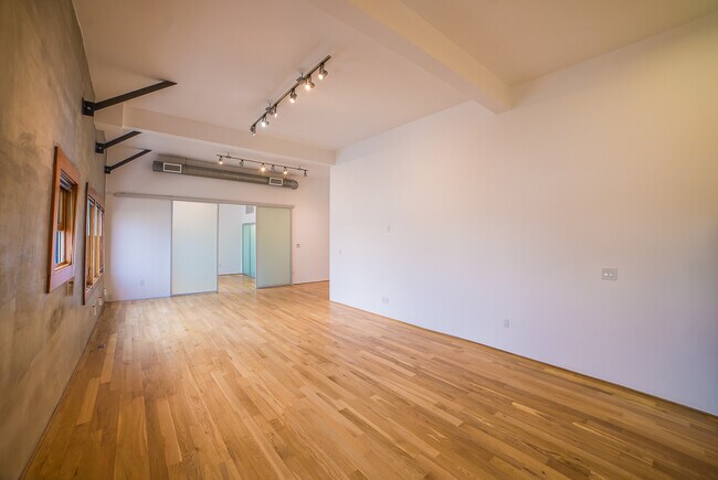 Foto del edificio - 8 Brooks Ave