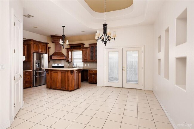 Foto del edificio - 12 Hackberry Ave