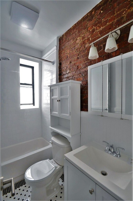 Primary Photo - 561 W 144th St