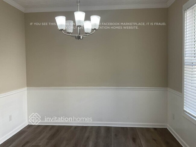Building Photo - 6490 Drake Manor