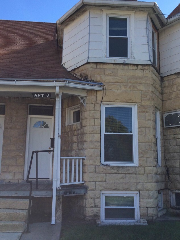 Primary Photo - 140 W 4th St