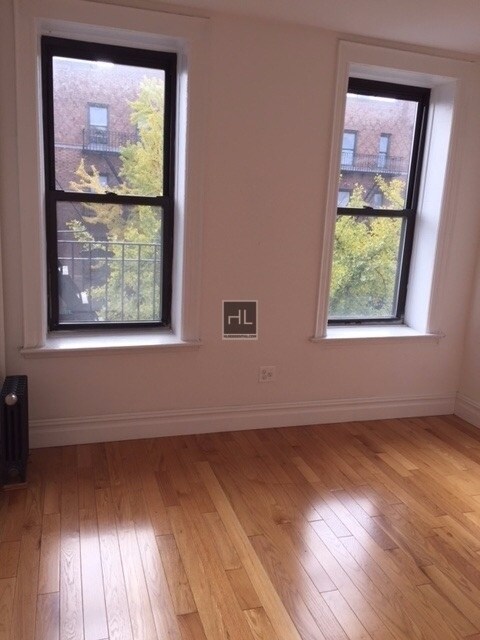 Building Photo - Great No Fee Two Bedroom in Astoria, NY