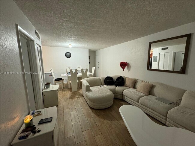 Foto del edificio - 444 SW 4th St