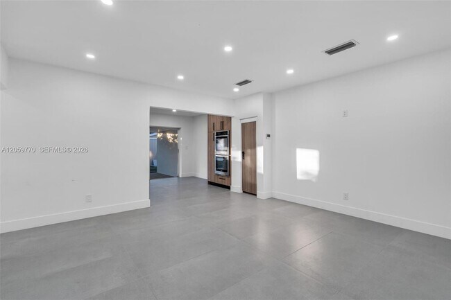Foto del edificio - 730 NW 77th Way