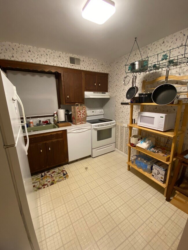 Foto del edificio - 116 Sweet Briar Dr