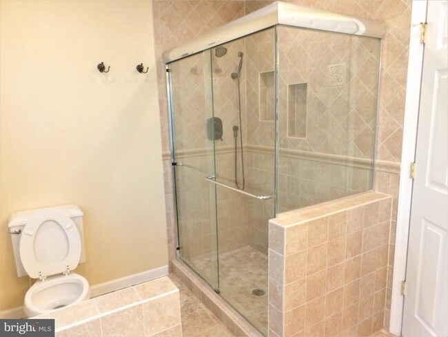 Building Photo - 9370 Tartan View Dr