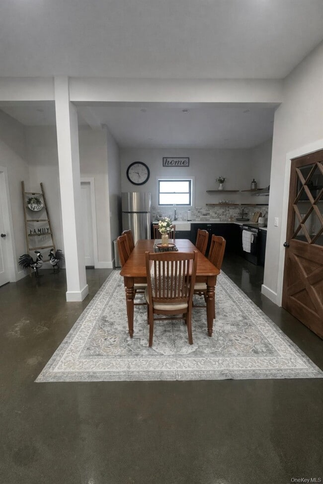 Building Photo - 161 Hazel Rd