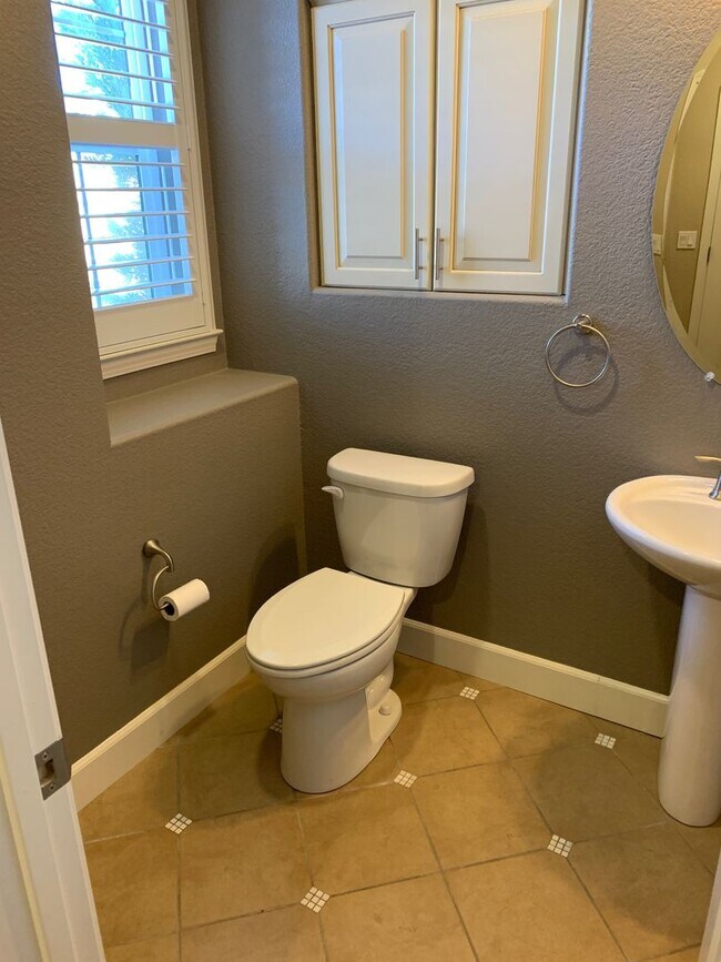 Foto del edificio - Gorgeous 3BR/3BA Roseville Rental Home