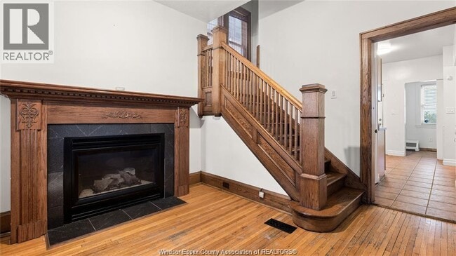 Building Photo - 351 Moy Ave