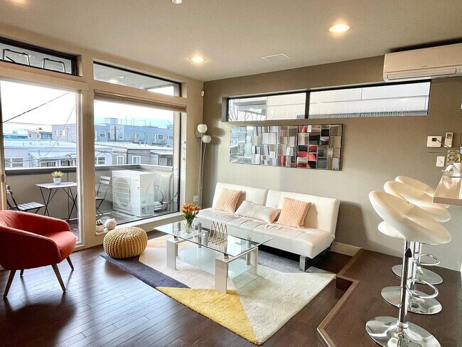 Foto del edificio - 107B 13th Ave E