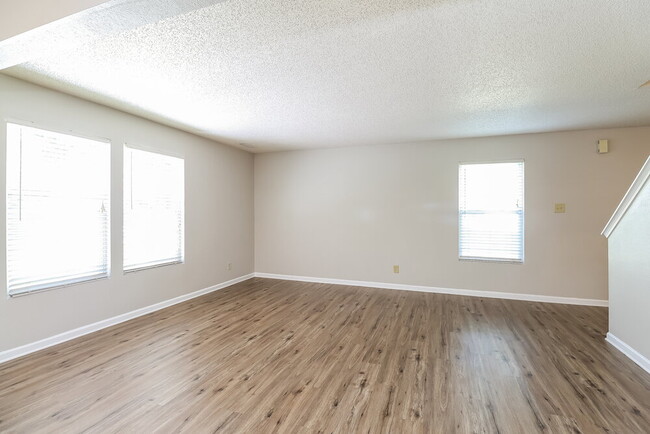 Building Photo - 1902 Mallard Woods Pl
