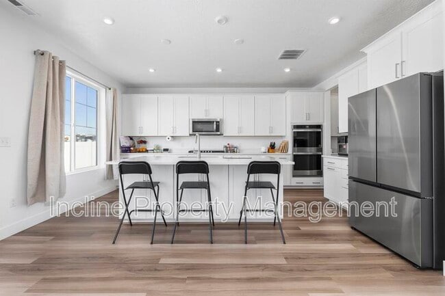 Building Photo - 766 S 850 E