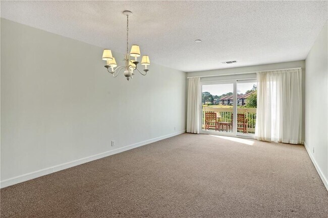 Foto del edificio - 286 Moss Oak Cir