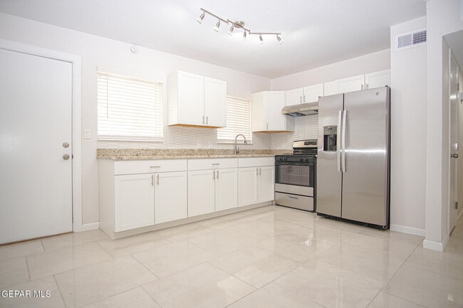 Foto del edificio - 4920 Alps Dr