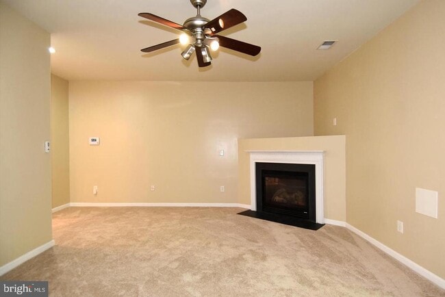 Building Photo - 7810 Locust Leaf Ln