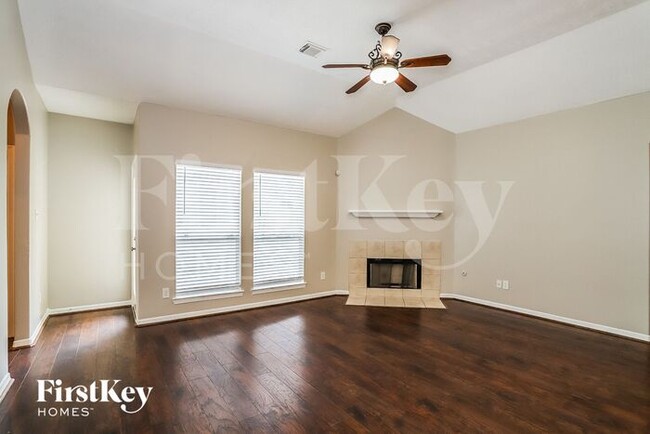 Building Photo - 28607 Hidden Lake West