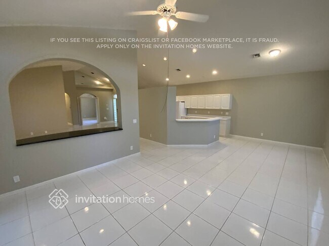 Foto del edificio - 10213 Lexington Lakes Blvd N