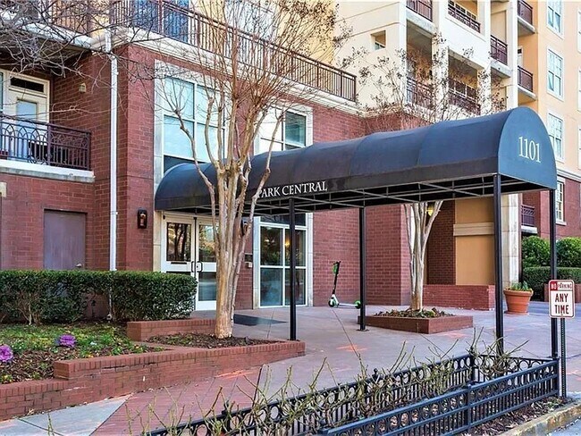 Building Photo - 1101 Juniper St NE