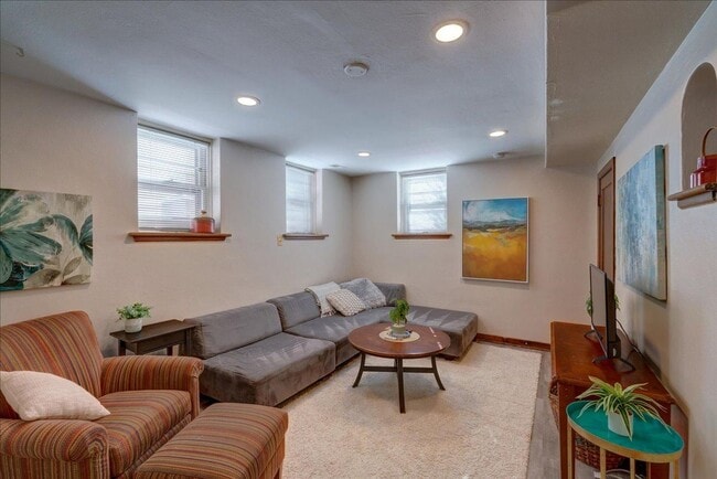 Building Photo - 2632 Stevens St