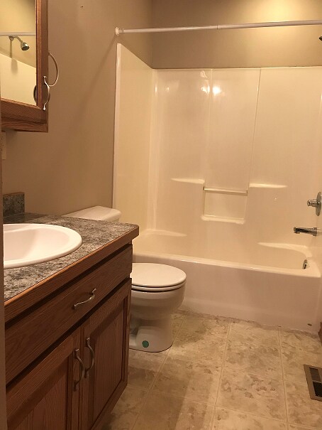 Foto del edificio - 717 E. Madison Duplex
