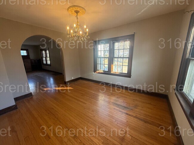 Foto del edificio - $1100 - 2 bedroom / 1 bathroom - Single Family Home