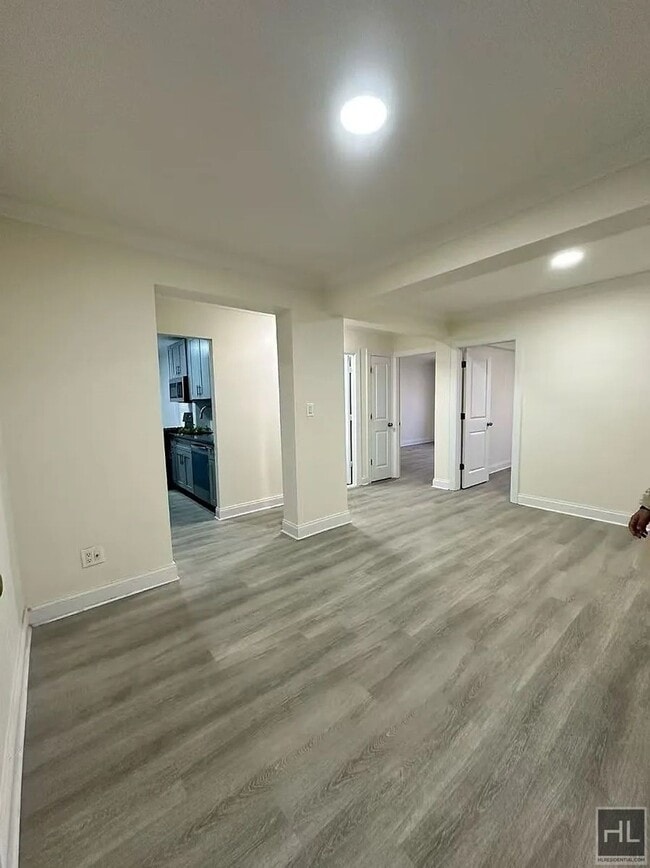 Foto del edificio - 72 ROAD