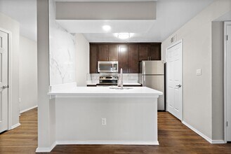 Building Photo - 690 NJ-23