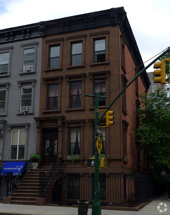 Foto del edificio - 529 Manhattan Ave