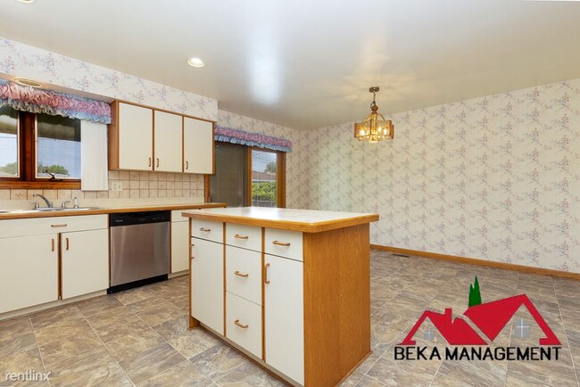 Building Photo - 2 br, 1.5 bath House - 32307 Shawn Dr
