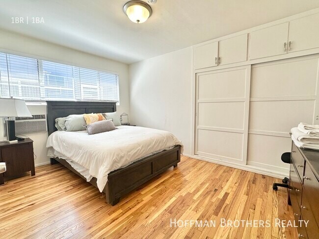 Foto del edificio - 404 N Palm Dr