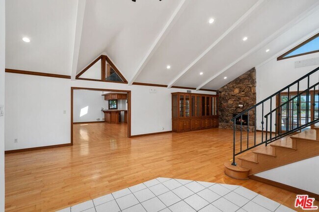Building Photo - 21663 Ulmus Dr
