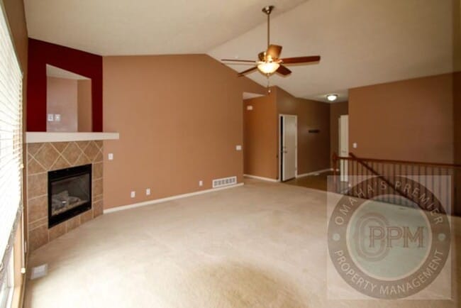 Building Photo - 809 Lake Tahoe Dr