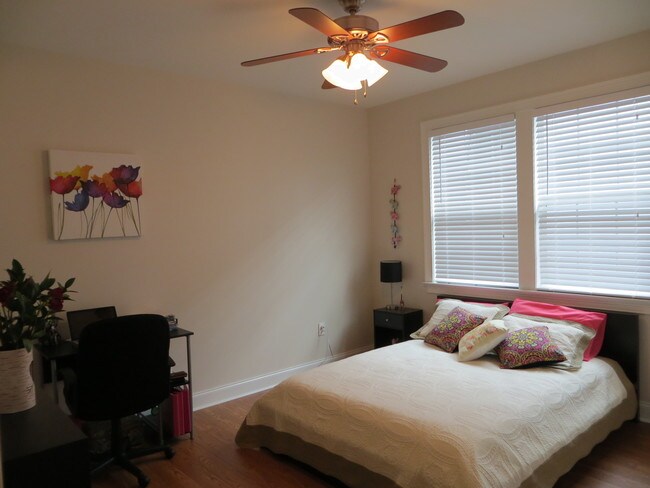 Foto del edificio - 5529 Willow St