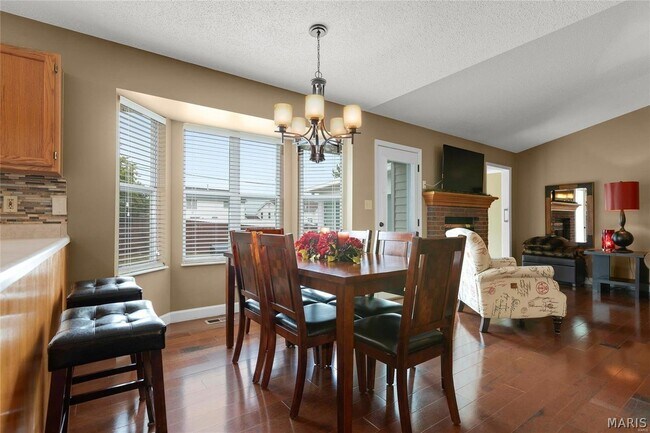 Foto del edificio - 8 Walnut Creek Ct