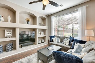 Building Photo - 14973 N 135th Dr