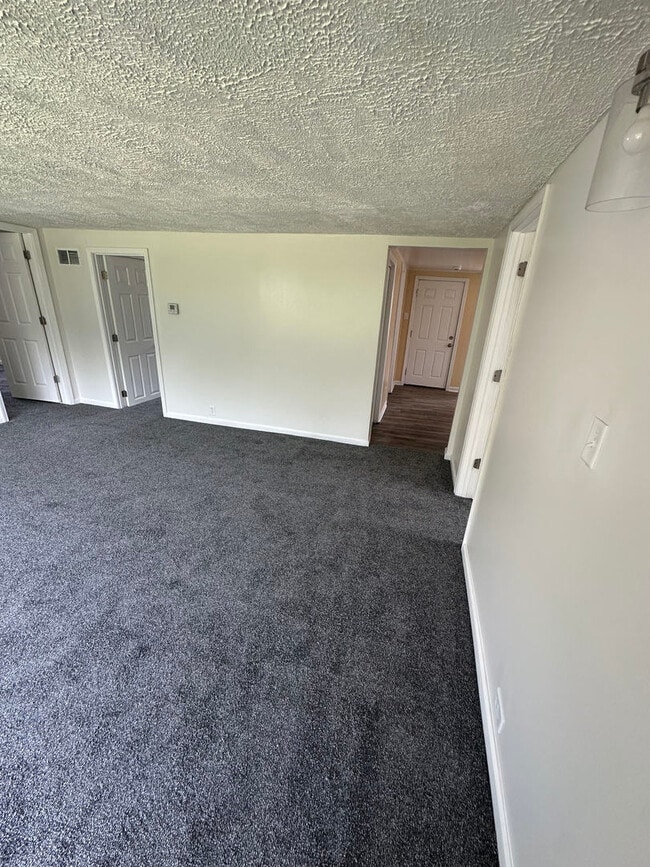 Building Photo - 409 Barron St