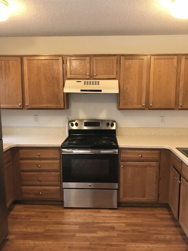 Building Photo - Charming 2-Bed/2.5-Bath Townhome in Cherry Creek School District!