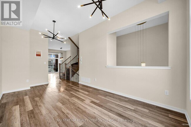 Building Photo - 4 Pantheon Ln