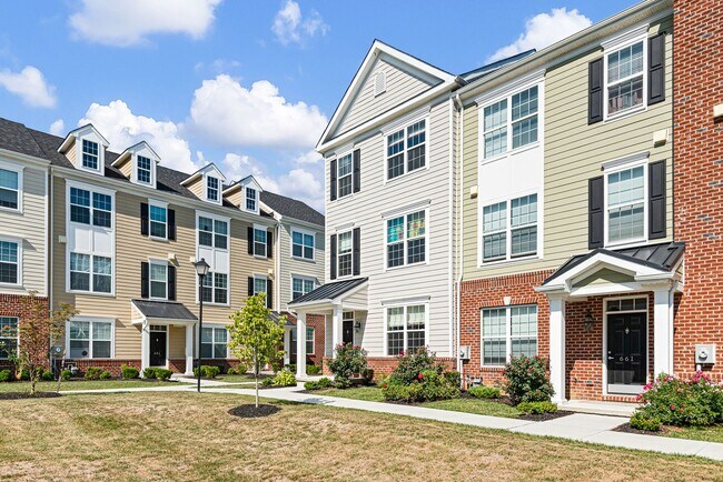 Foto del edificio - 659 McComb Pl