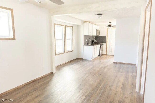 Foto del edificio - 864 Wyley Ave