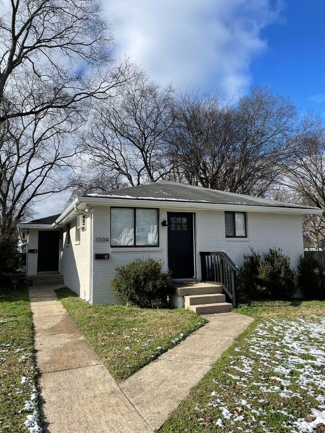 Building Photo - 1004 Lischey Ave