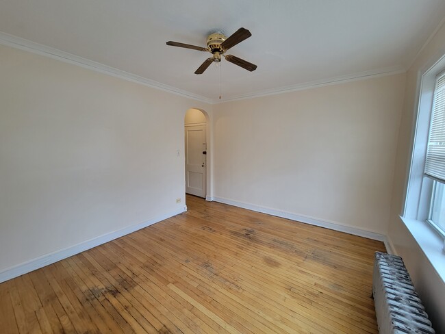 Foto del edificio - 5952 N Artesian Ave